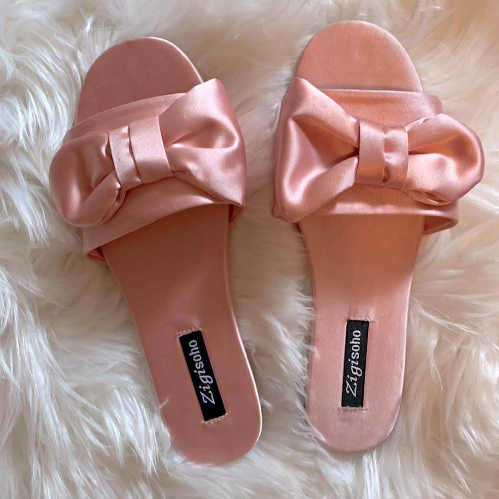 NWT pink satin flats light pink bow knot Zigi Soho